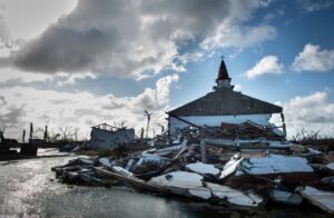 Haulover, Caribe Norte de Nicaragua. 26/02/2021. Tres meses después que los huracanes Eta e Iota azotaron con fuerza esta comunidad del caribe norte, sus habitantes intentan su reconstrucción en medio del castigo y el olvido de los gobiernos de turno en el país. Haulover era una comunidad que fue arrasada por completo por el castigo de los huracanes, su geografía cambió por completo al destruir la barra sobre la costa y partirla en dos tantos separados por el agua de mar. Oscar Navarrete/ Galería News ©.