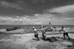 Wawa Bar, Caribe Norte de Nicaragua. 26/02/2021. Tres meses despues que los huracanes Eta e Iota azotaron con fuerza esta comunidad de Wawa Bar en el caribe norte, sus pobladores intentan su reconstruccion en medio del castigo y el olvido de los gobiernos de turno en el pais. La poblacion del caribe norte en su gran mayoría es de origen Miskito. Oscar Navarrete/ Galería News ©.