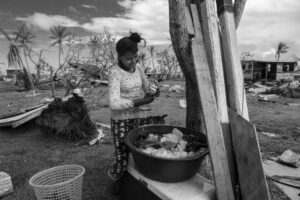 Wauhta Bar, Caribe Norte de Nicaragua. 26/02/2021. Tres meses después que los huracanes Eta e Iota azotaron con fuerza la comunidad de Wauhta Bar en el caribe norte, sus habitantes intentan su reconstrucción en medio del castigo y el olvido de los gobiernos de turno en el país. La población del caribe norte en su gran mayoría es de origen Miskito. Oscar Navarrete/ Galería News ©.