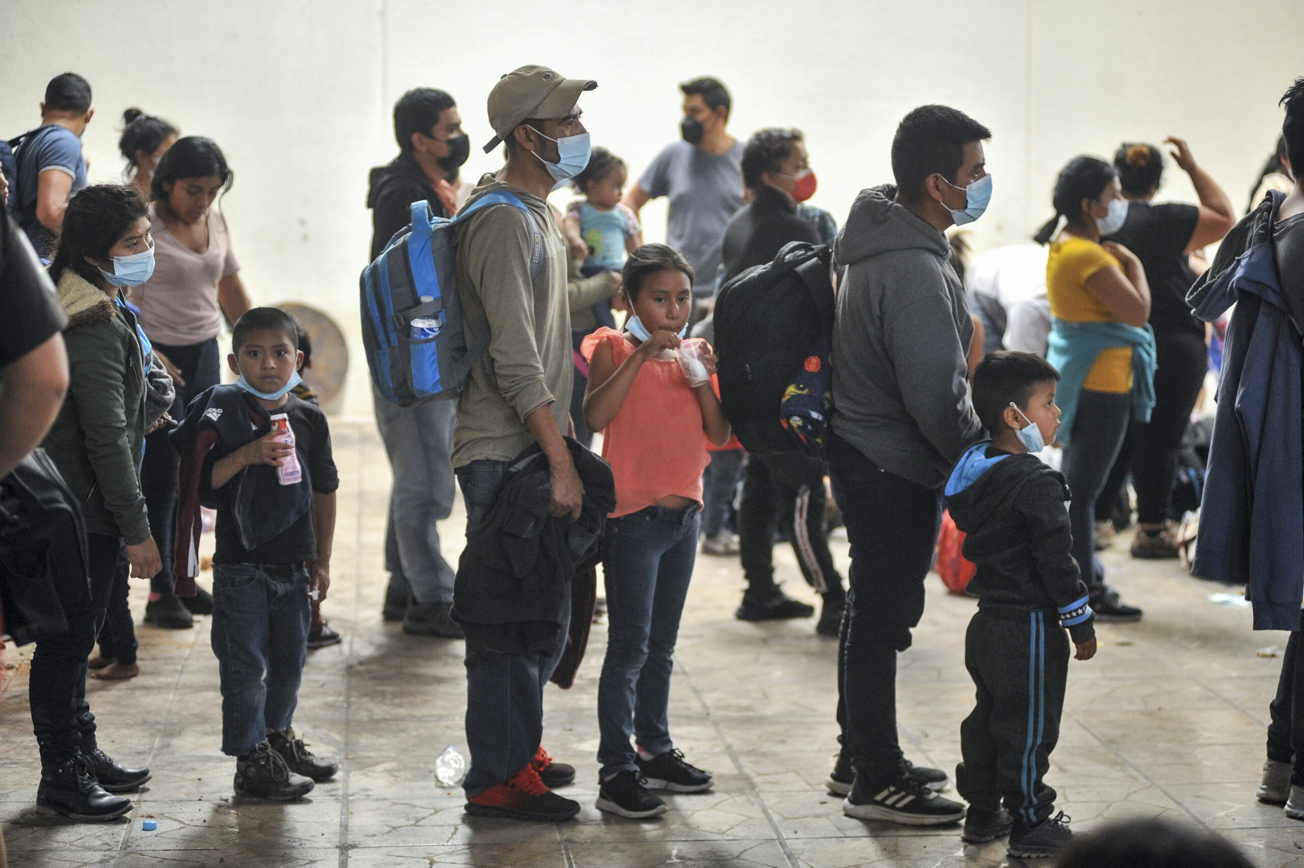 En un operativo realizado por la SEDENA y el INM rescataron a 42