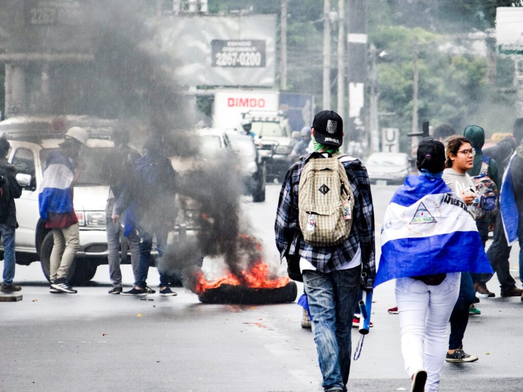 Alexander Reyes, guarda en sus archivos las fotografías de las protestas en las que participó como estudiante y ciudadano nicaragüense| Fotografía ciudadana ©Alexander Reyes|Galería News